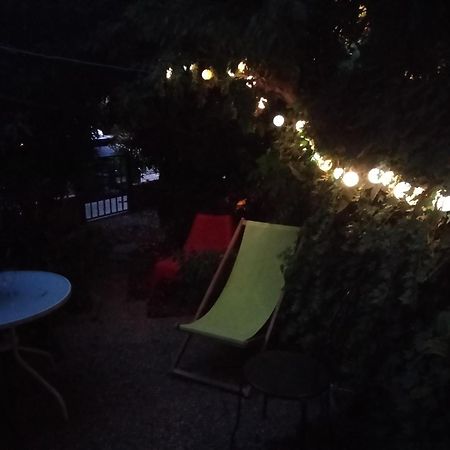 Joli Studio Avec Jardinet Avignon Extérieur photo