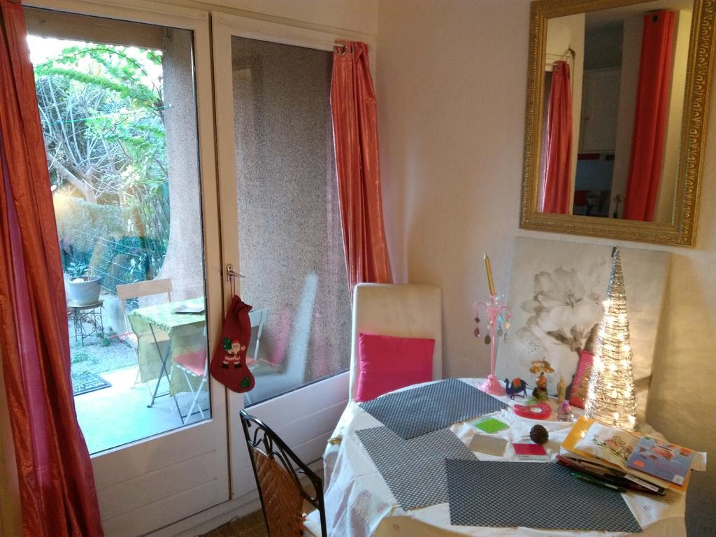 Joli Studio Avec Jardinet Avignon Extérieur photo
